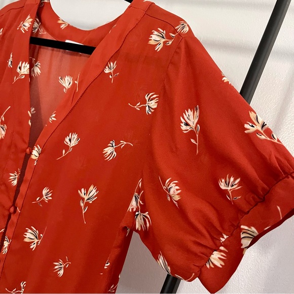 Top - Picture 2 of 3